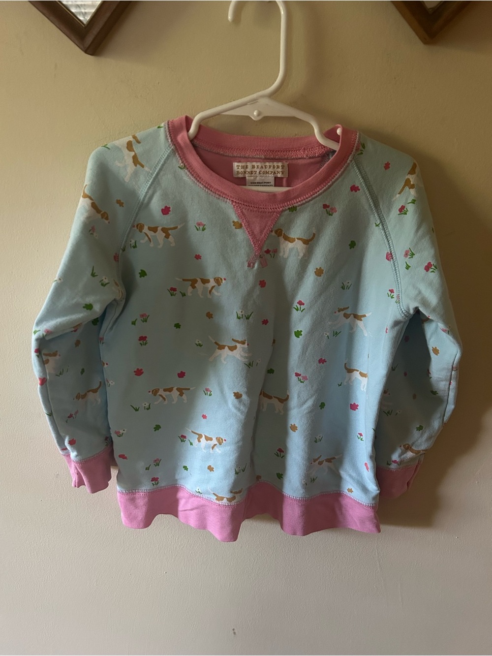 The Beaufort Bonnet Company Cassidy Crewneck Low Country Hound Print